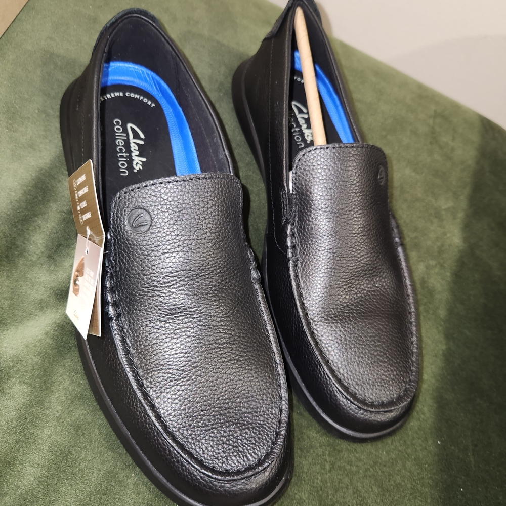 Clarks Black Pebble Leather Slip-On Loafers with Blue Insole